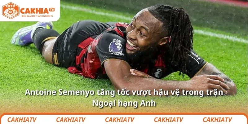 Antoine Semenyo tăng tốc vượt hậu vệ trong trận Ngoại hạng Anh